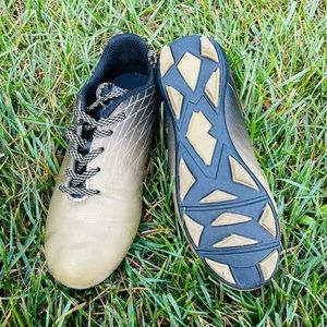 Kids soccer shoes Gold/black sz13